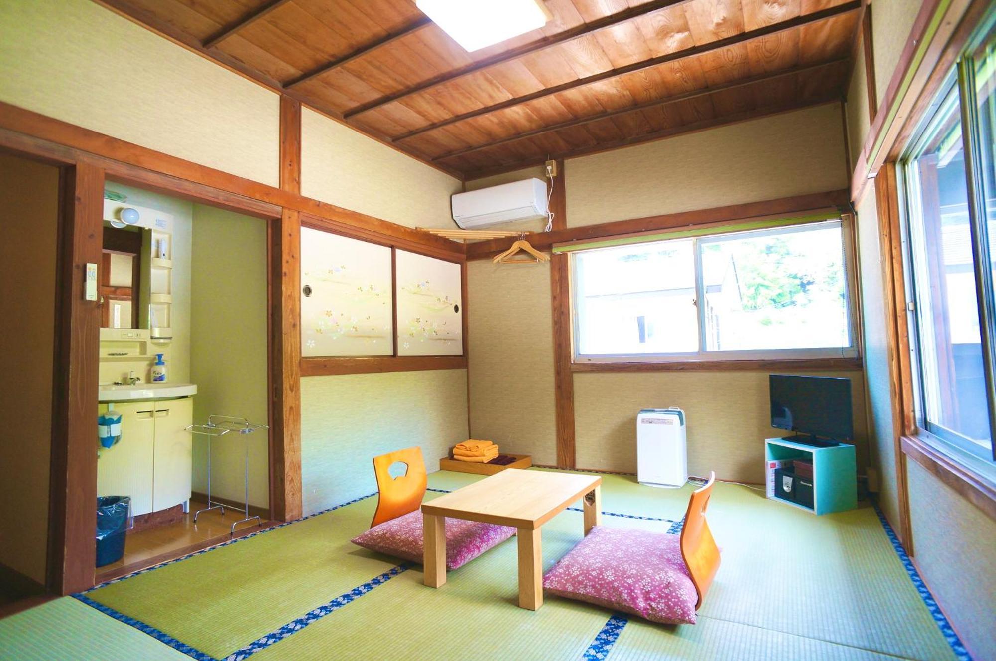 Takaosou Hotel Юфу Екстериор снимка