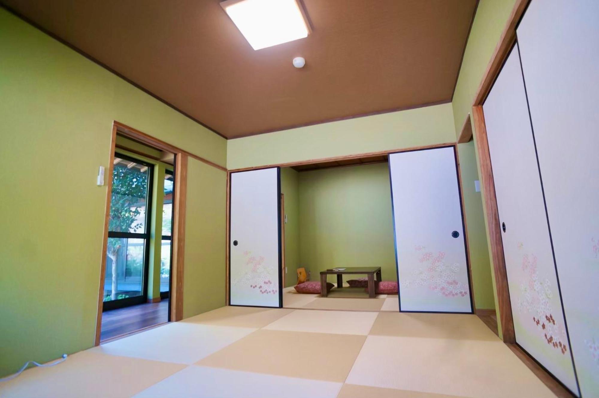 Takaosou Hotel Юфу Екстериор снимка