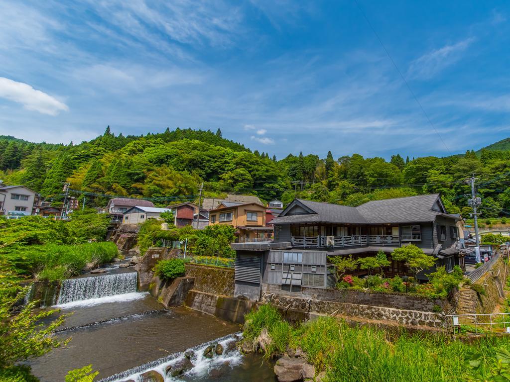 Takaosou Hotel Юфу Екстериор снимка